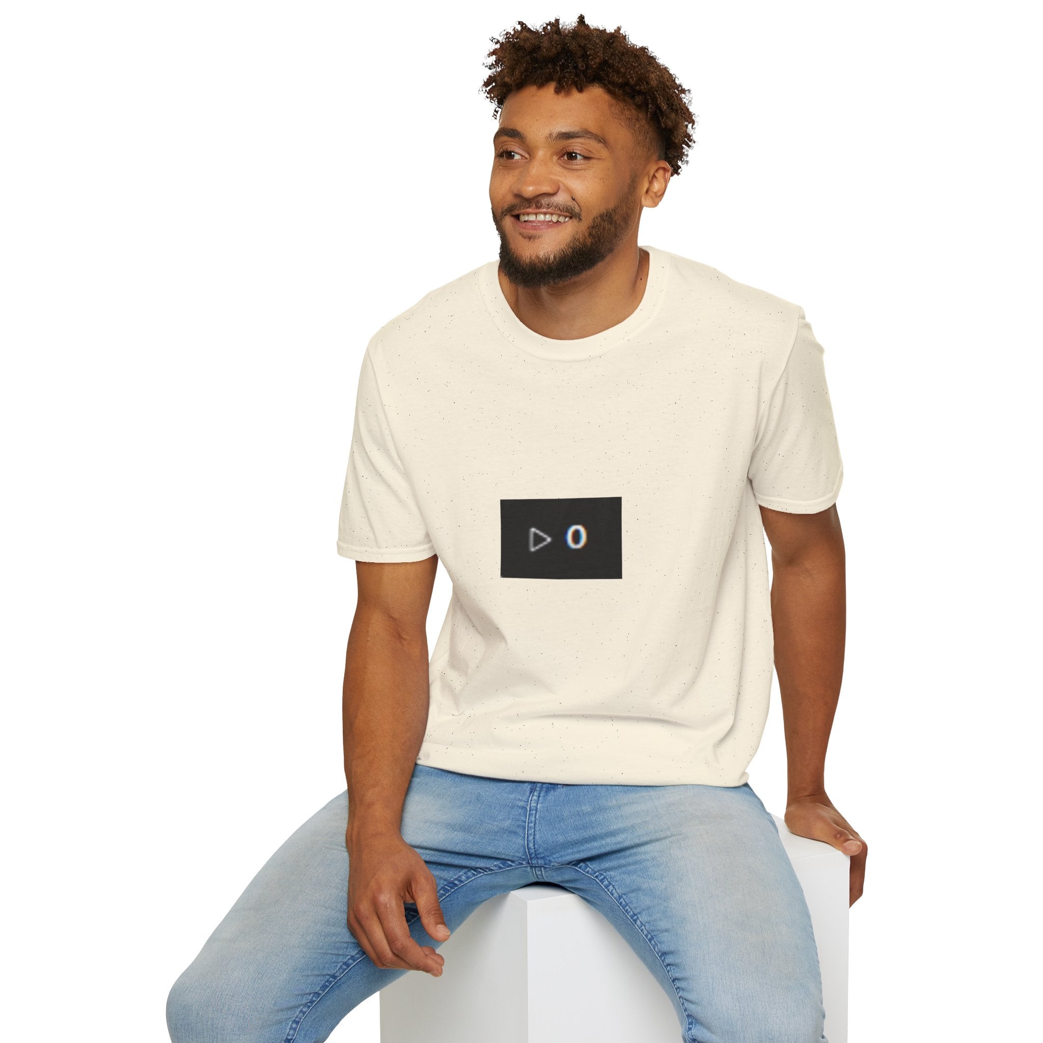 Zero Plays T‑Shirt — Minimal Play Button '0' Graphic Tee