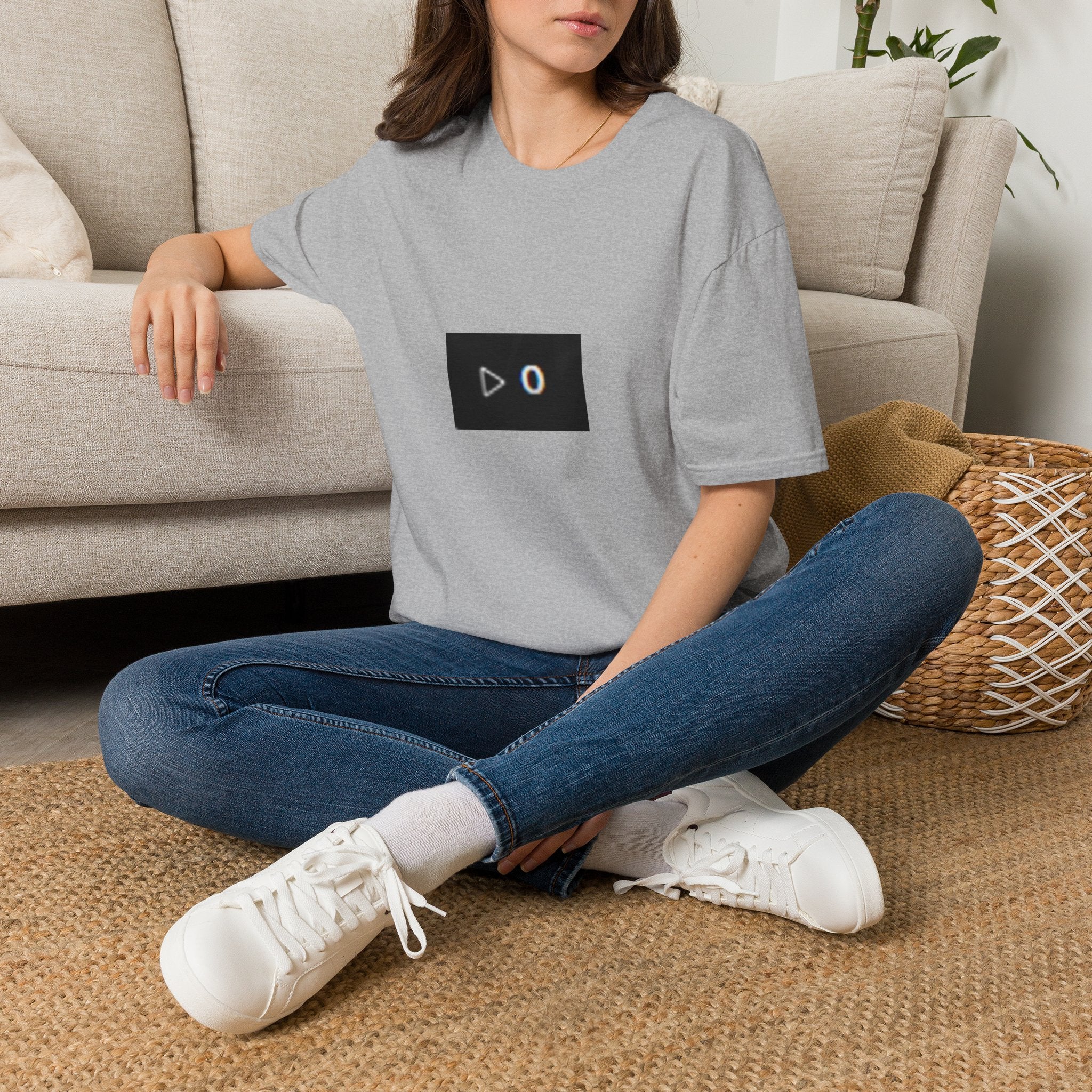 Zero Plays T‑Shirt — Minimal Play Button '0' Graphic Tee
