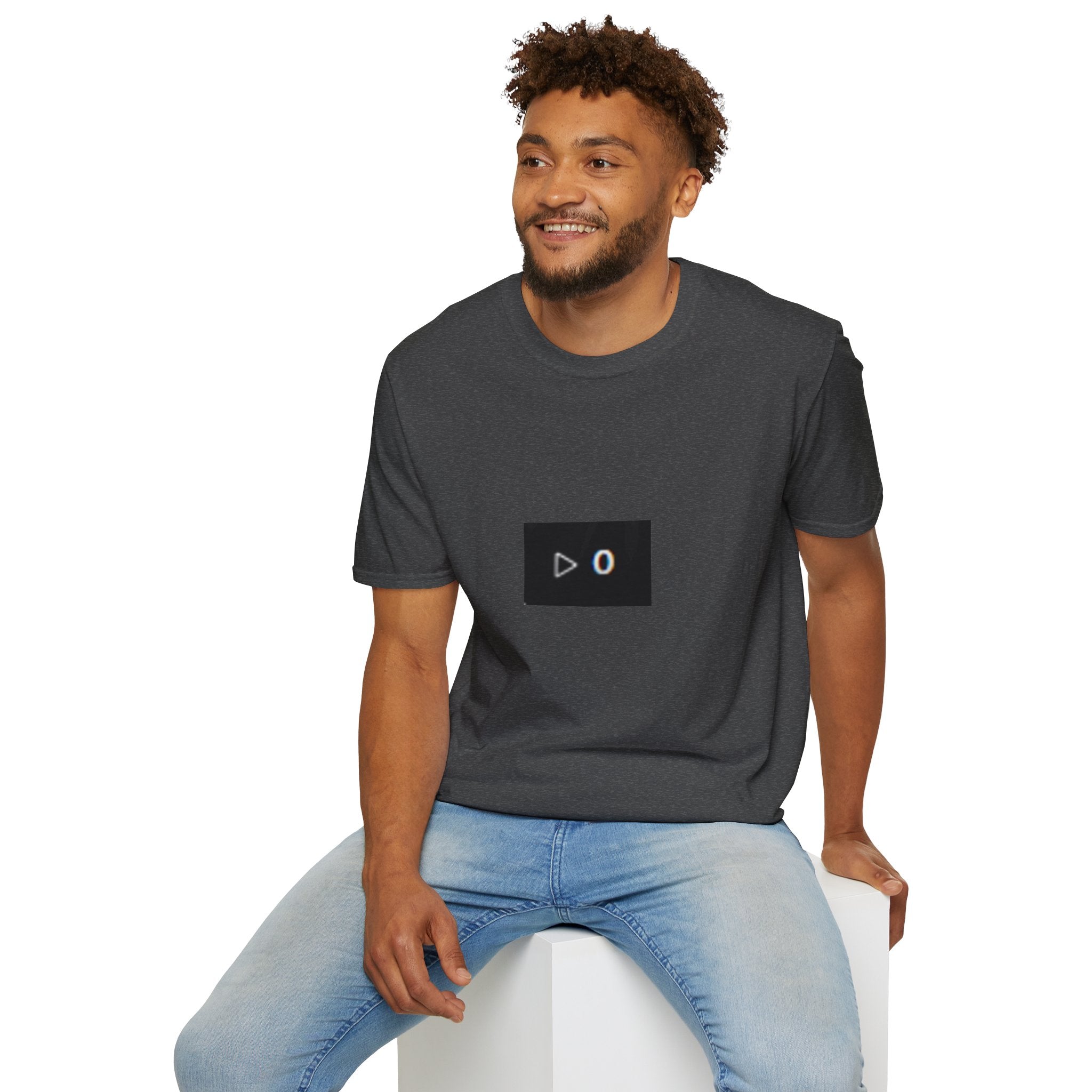 Zero Plays T‑Shirt — Minimal Play Button '0' Graphic Tee