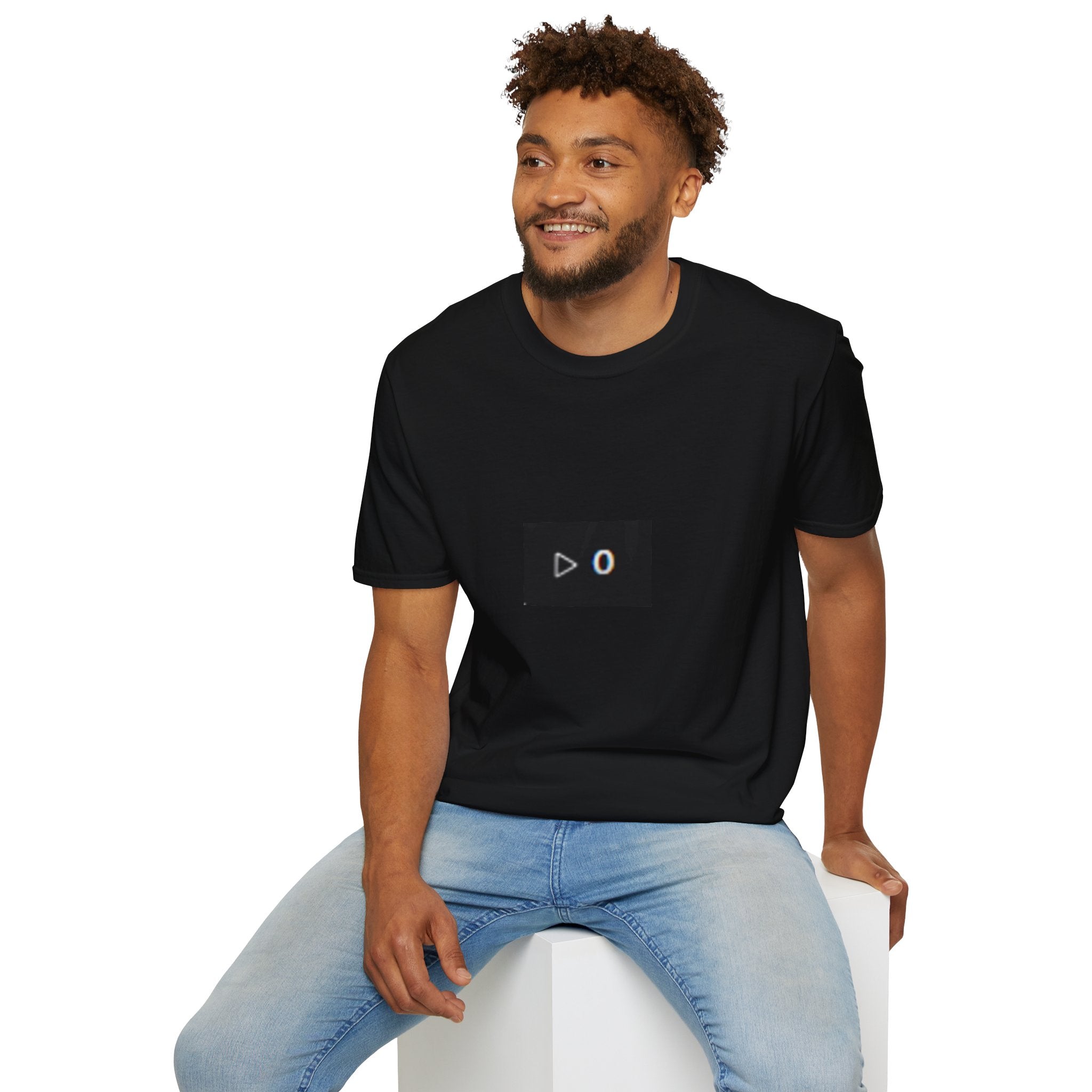 Zero Plays T‑Shirt — Minimal Play Button '0' Graphic Tee