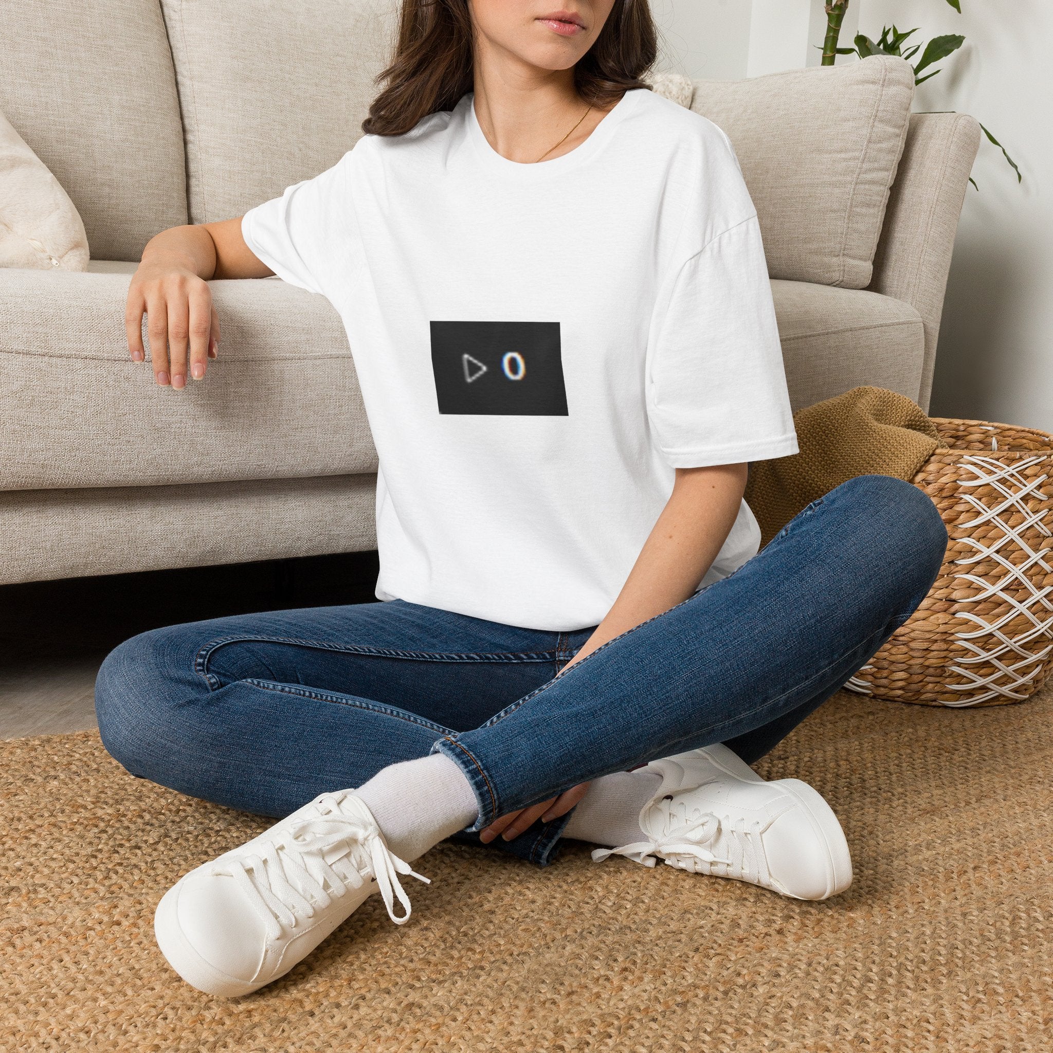 Zero Plays T‑Shirt — Minimal Play Button '0' Graphic Tee