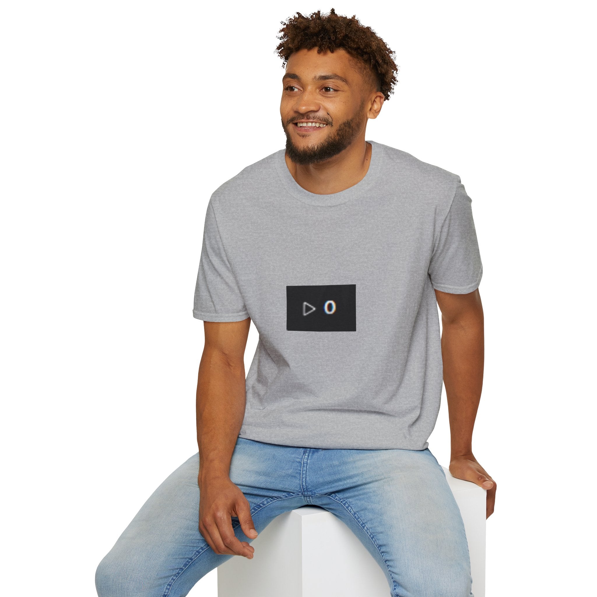 Zero Plays T‑Shirt — Minimal Play Button '0' Graphic Tee