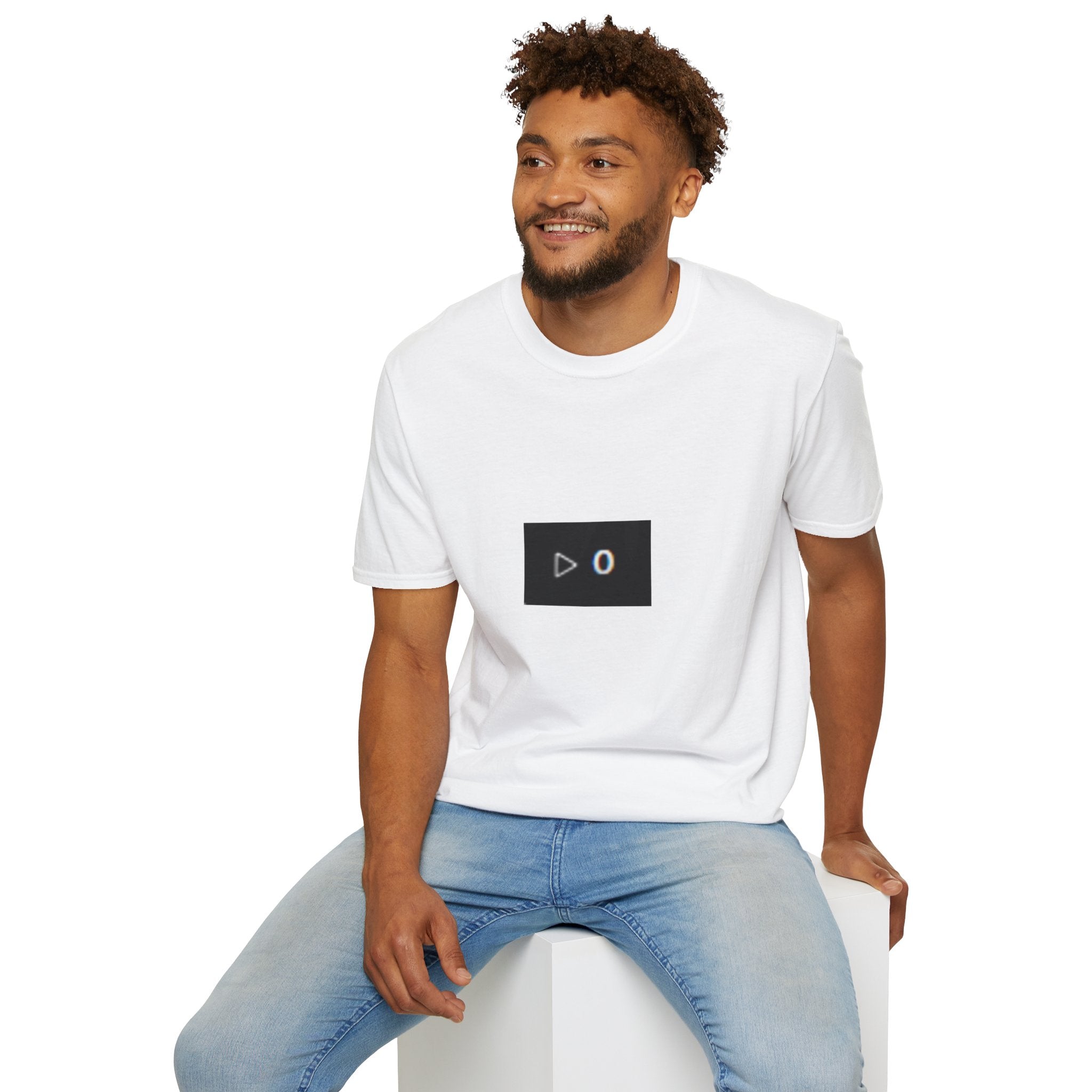 Zero Plays T‑Shirt — Minimal Play Button '0' Graphic Tee