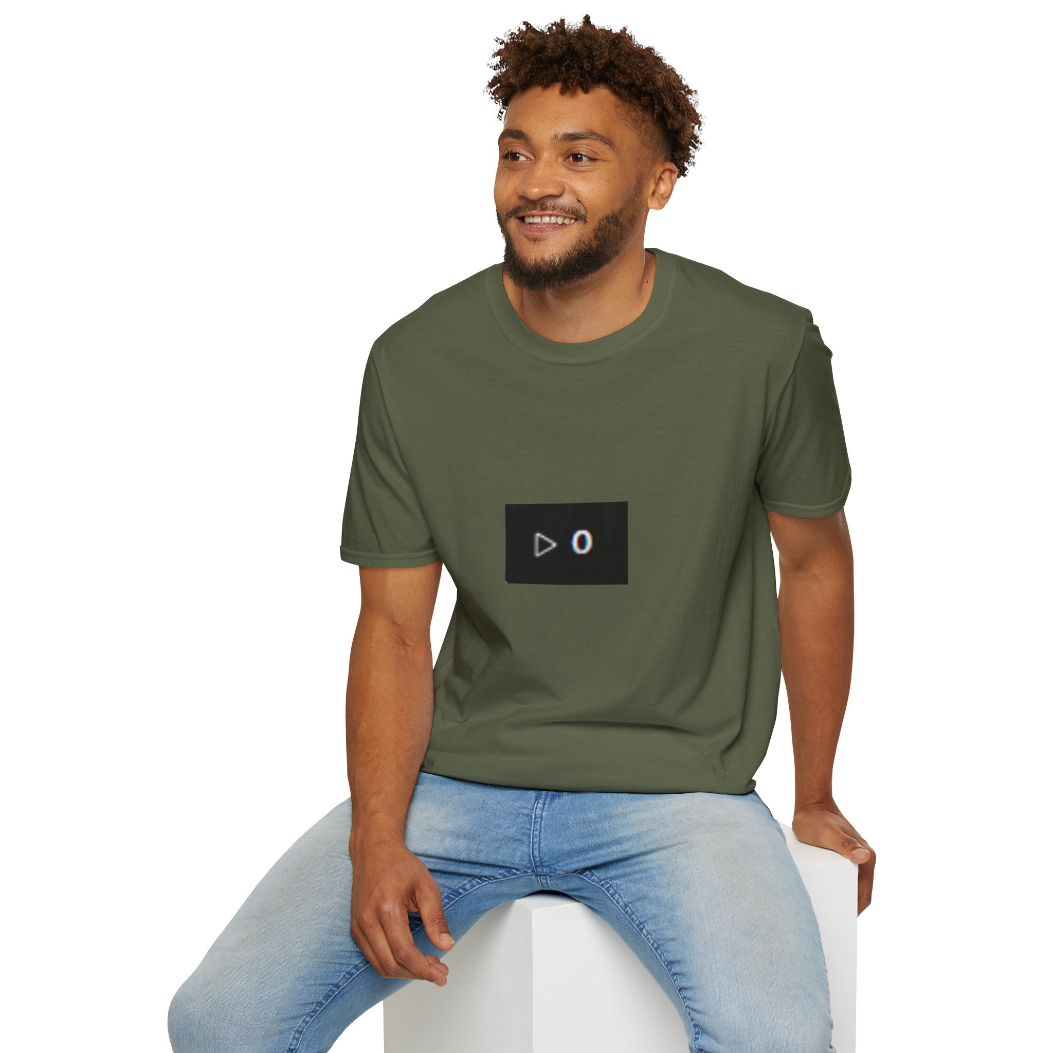 Zero Plays T‑Shirt — Minimal Play Button '0' Graphic Tee